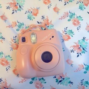 This is a pink Polaroid works perfectly fine will go lower if needed!!need gone